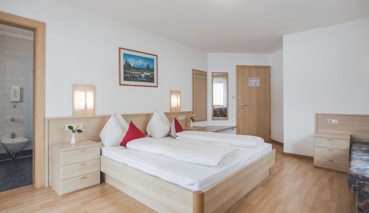 Garni Appartement Alpenresidence Cadipietra Eksteriør billede