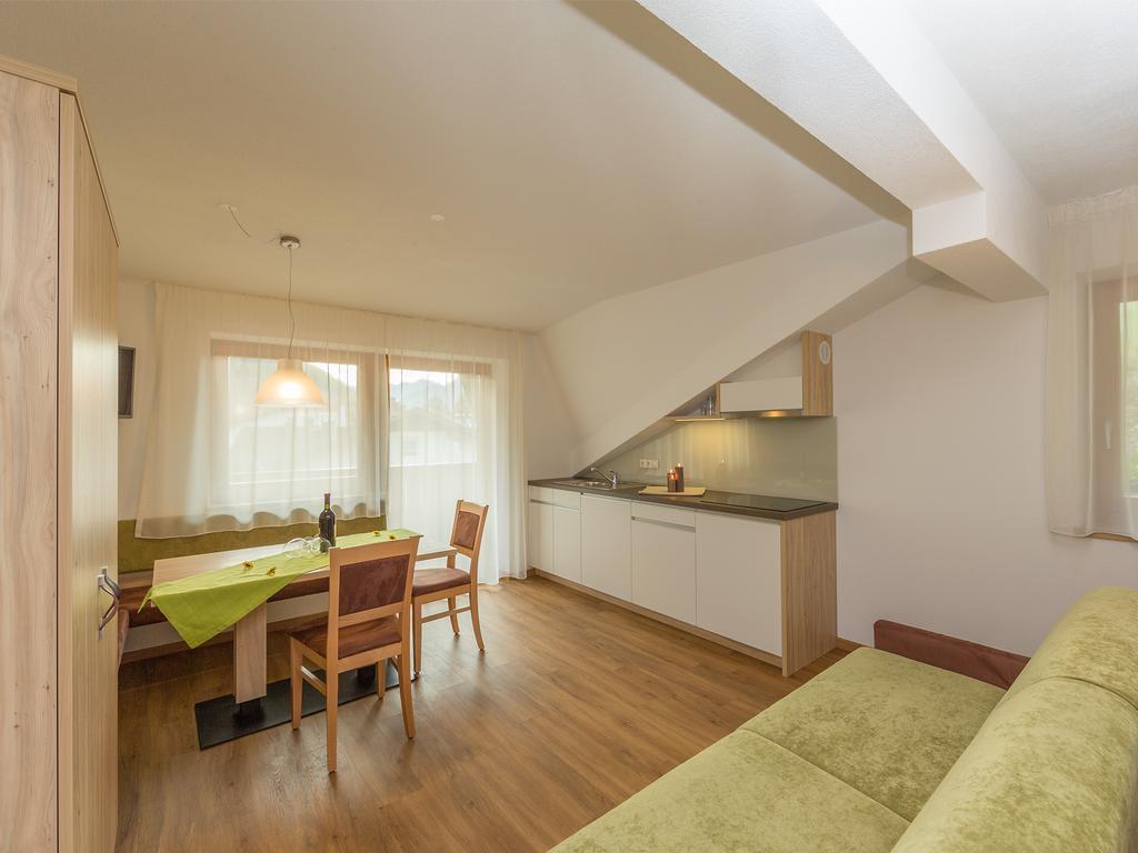 Garni Appartement Alpenresidence Cadipietra Værelse billede