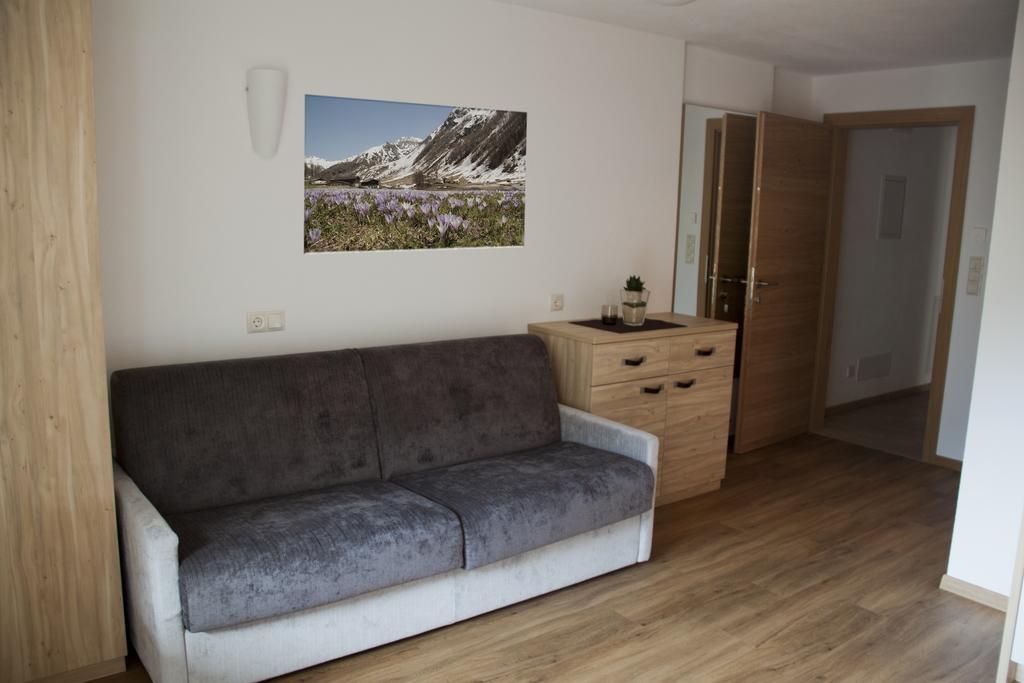 Garni Appartement Alpenresidence Cadipietra Værelse billede